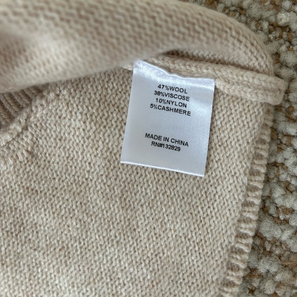 NWT REVOLVE L’Academie Sagen Micro Cropped V Neck Vest in Heather Oatmeal - S - Picture 15 of 16